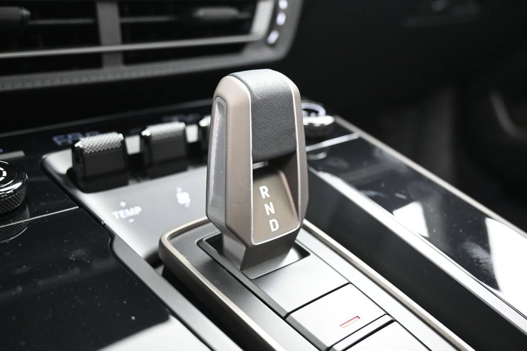 Certified 2025 Porsche 911 Turbo AWD/4WD image 24