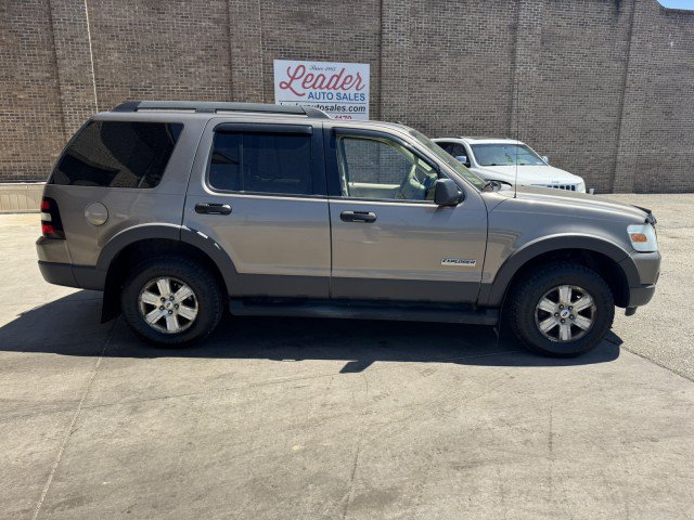 Used 2006 Ford Explorer XLT AWD/4WD image 2