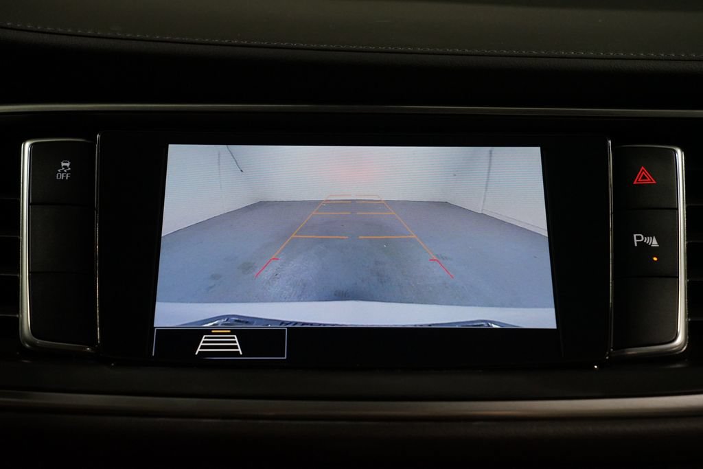Used 2020 Buick Enclave Essence FWD image 18