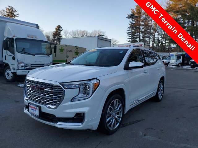 Used 2022 GMC Terrain Denali image 2