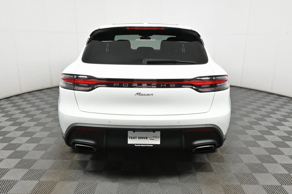 Certified 2025 Porsche Macan image 23