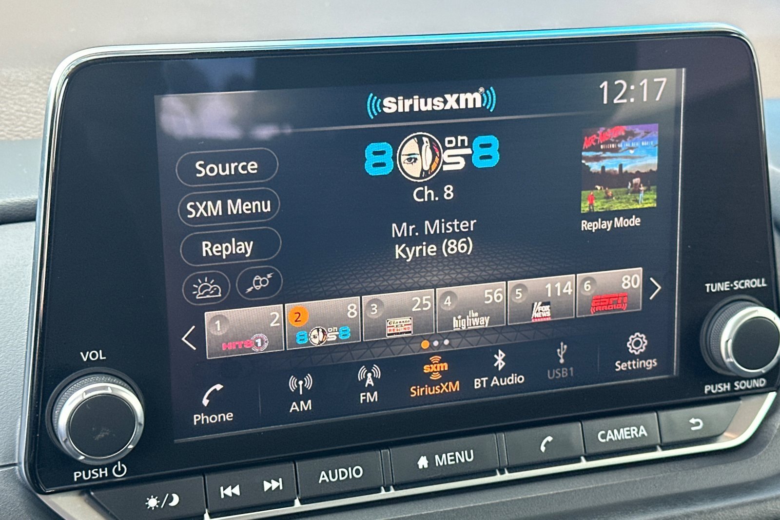 Used 2023 Nissan Rogue SV image 39