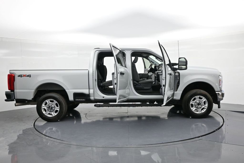 Used 2025 Ford F250 XLT image 23