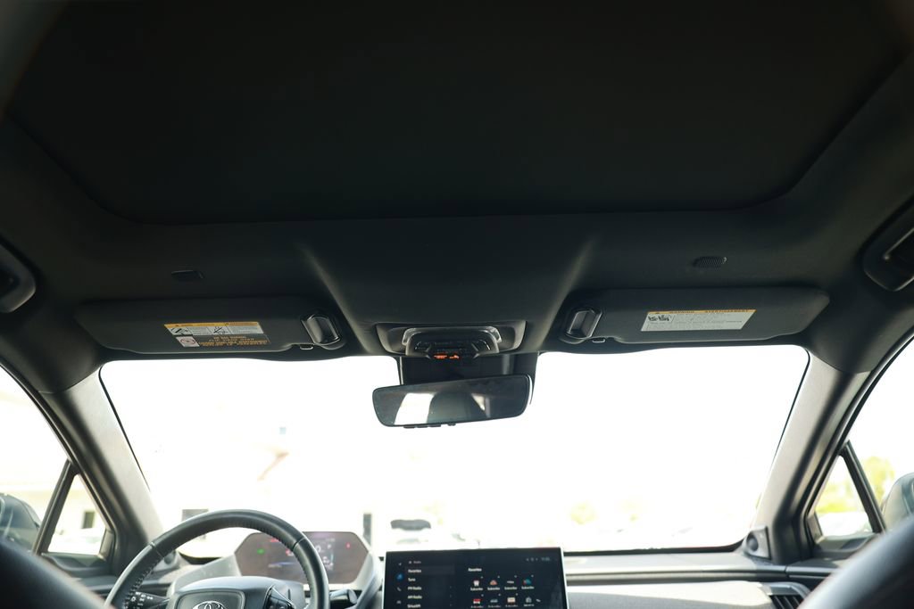 Used 2023 Toyota bZ4X Limited image 31