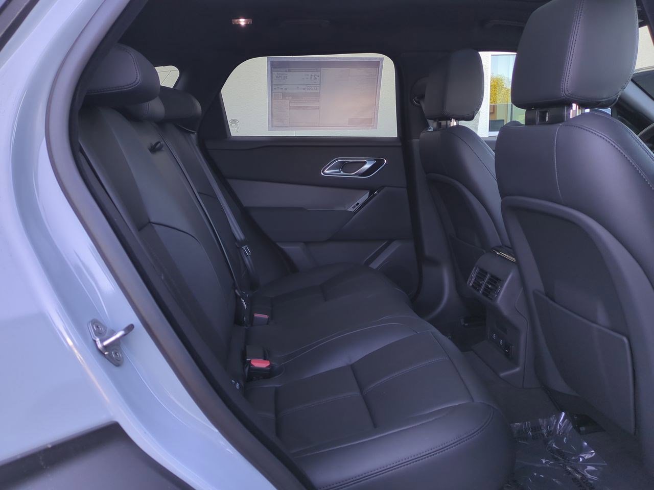 New 2025 Land Rover Range Rover Velar Dynamic SE image 16