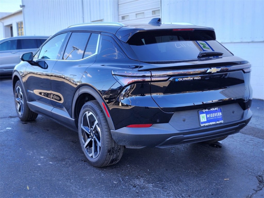 New 2026 Chevrolet Equinox EV LT image 3