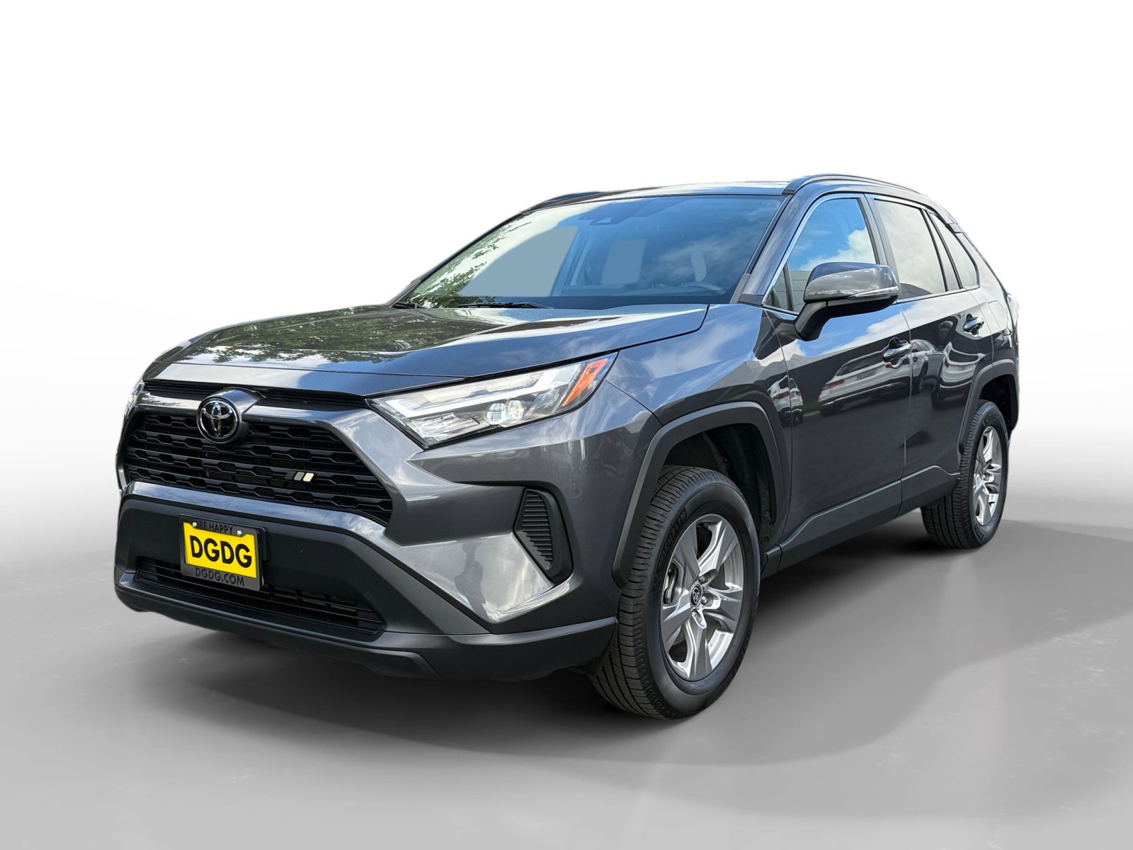 Used 2022 Toyota RAV4 XLE w/ Convenience Package image 1