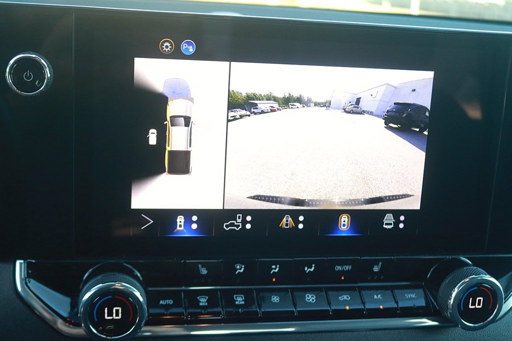 Used 2025 Chevrolet Colorado Trail Boss AWD/4WD image 25
