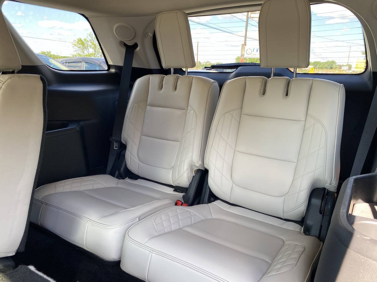 Used 2017 Ford Explorer Platinum AWD/4WD image 16