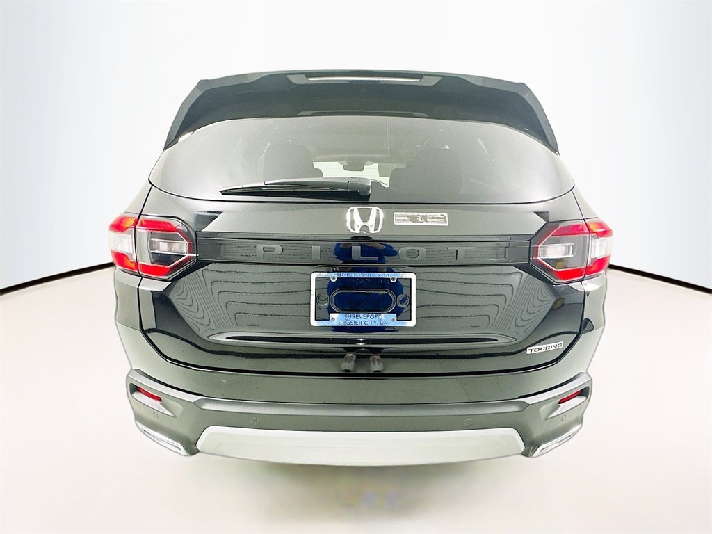 Certified 2025 Honda Pilot Touring image 6