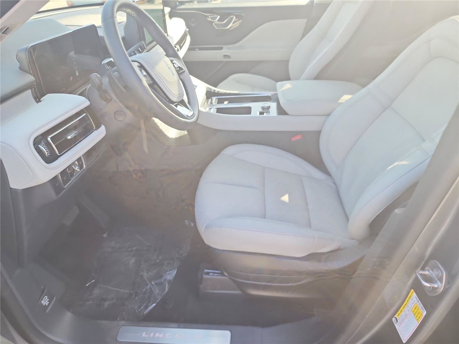New 2027 Lincoln Aviator Reserve w/ Jet Appearance Package RWD image 17