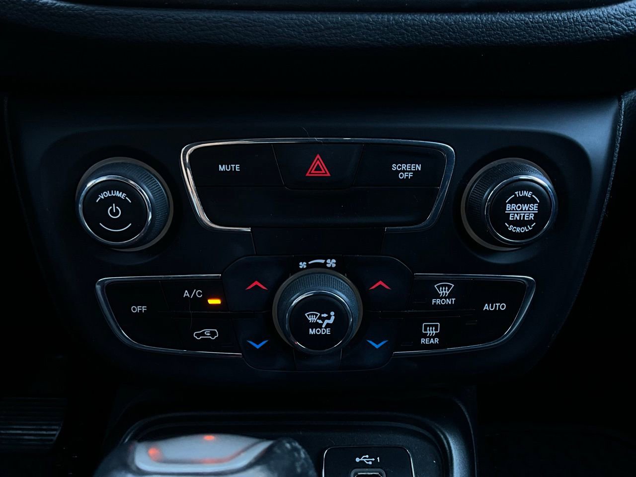 Used 2019 Jeep Compass Trailhawk image 24