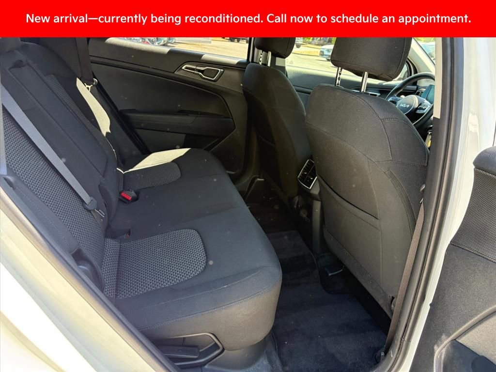 Certified 2025 Kia Sportage LX FWD image 18
