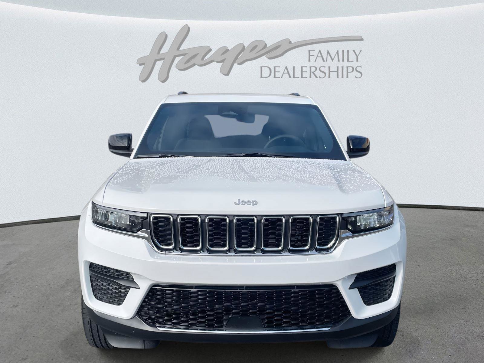 Used 2024 Jeep Grand Cherokee Laredo w/ MOPAR Finishing Package image 28