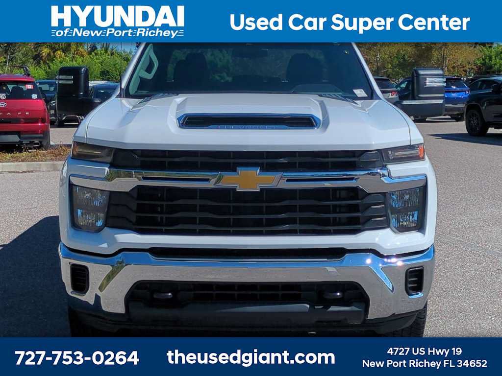 Used 2024 Chevrolet Silverado 2500 LT RWD image 8