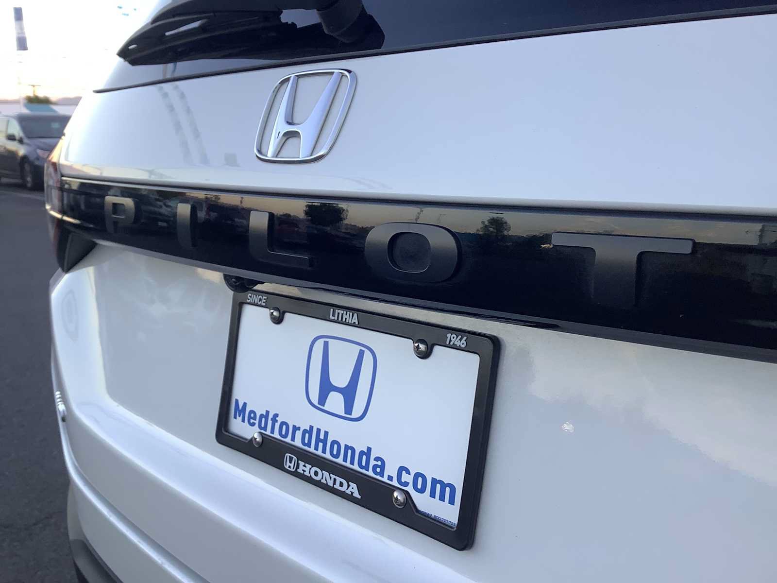 Used 2025 Honda Pilot Touring image 6