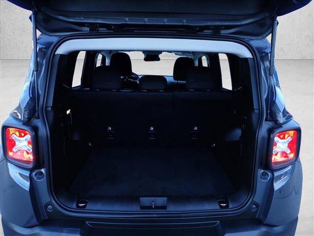 Used 2021 Jeep Renegade Latitude AWD/4WD image 8
