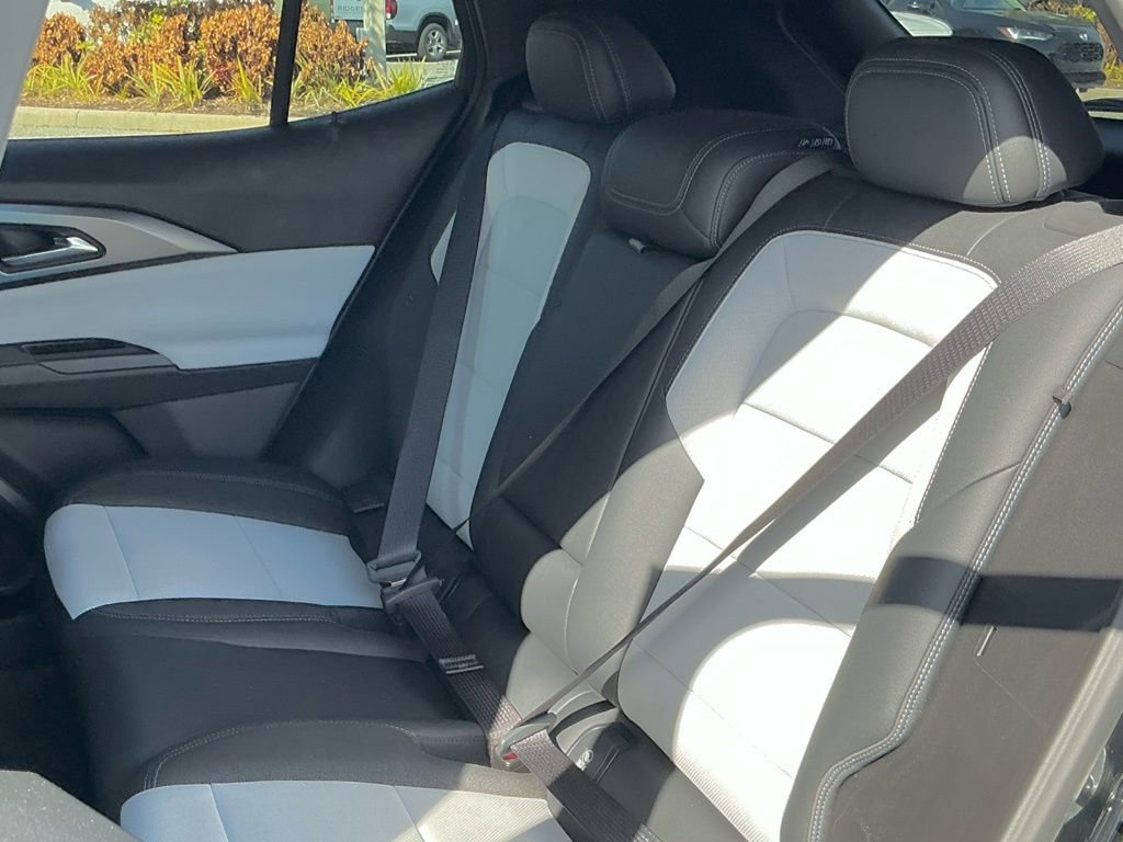 Used 2025 Chevrolet Equinox EV LT image 27