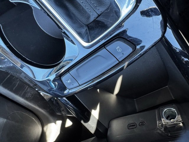 Used 2025 Chevrolet Trax LT image 13