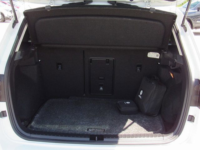 Used 2022 Volkswagen Taos SE image 5