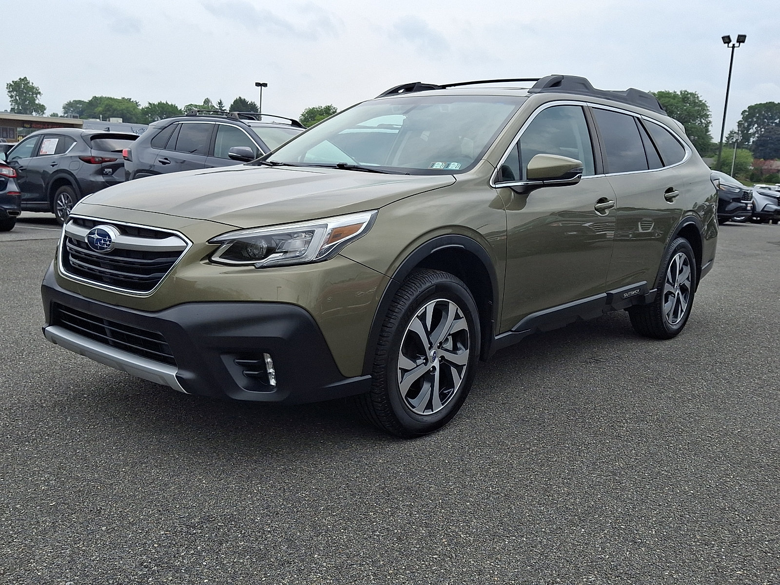 Used 2020 Subaru Outback Limited w/ Popular Package #2 AWD/4WD image 3