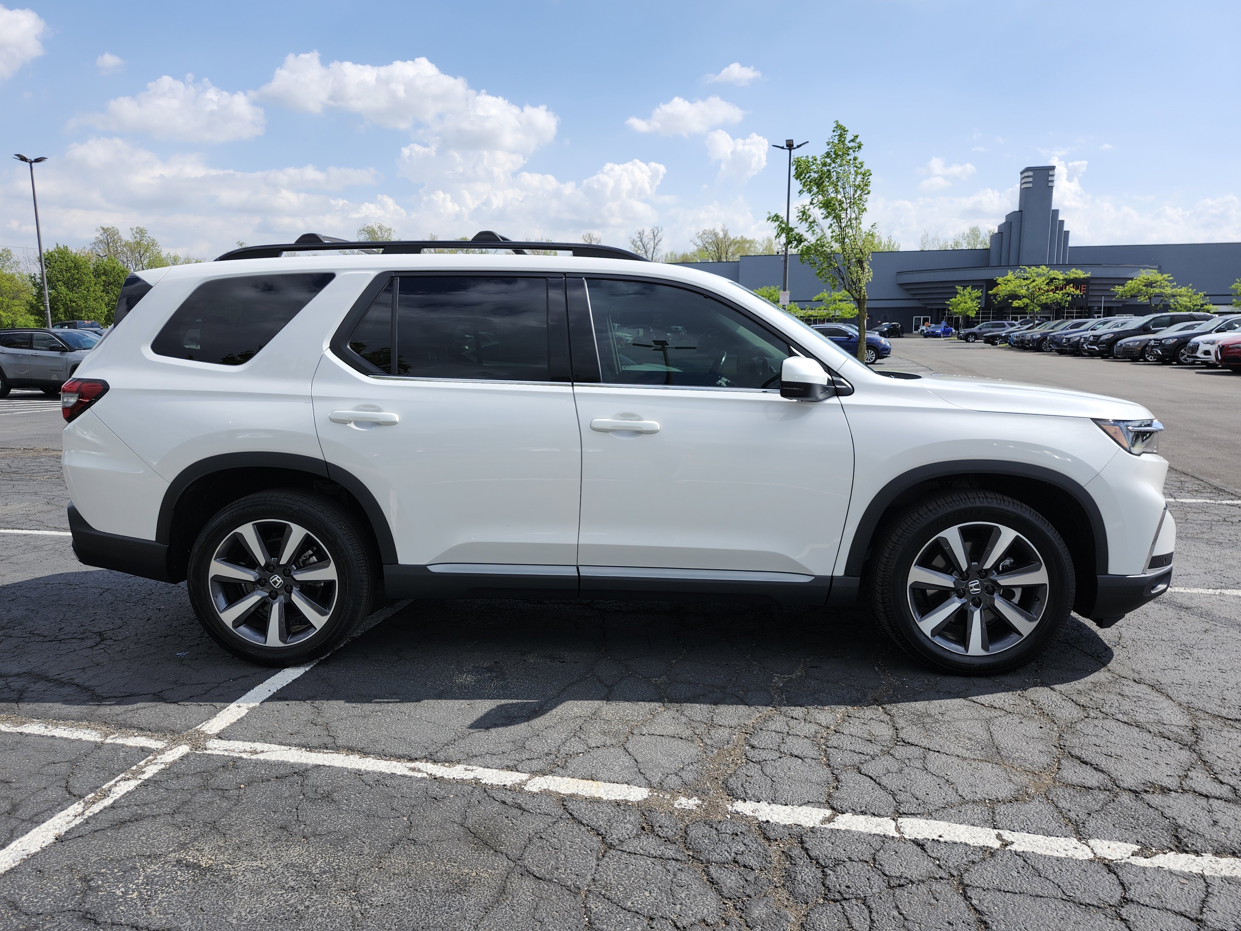 Used 2023 Honda Pilot Touring image 21