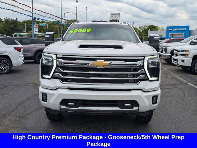 Used 2024 Chevrolet Silverado 3500 High Country w/ High Country Premium Package AWD/4WD image 2