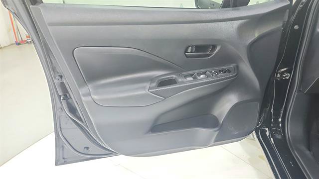 Used 2021 Nissan Versa S FWD image 18