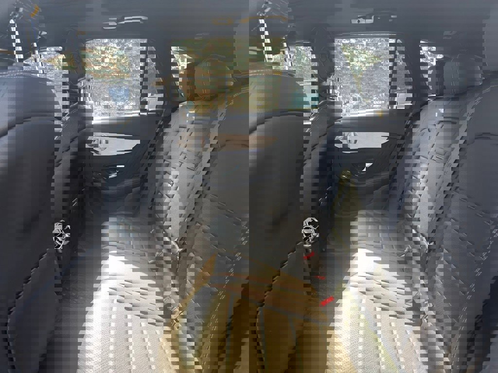 Used 2020 Mercedes-Benz GLC 300 4MATIC image 31