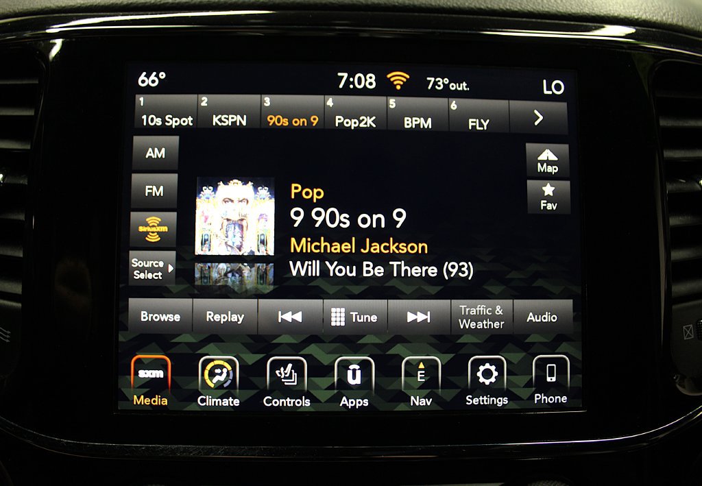 Certified 2021 Jeep Grand Cherokee Limited w/ Luxury Group II AWD/4WD image 16