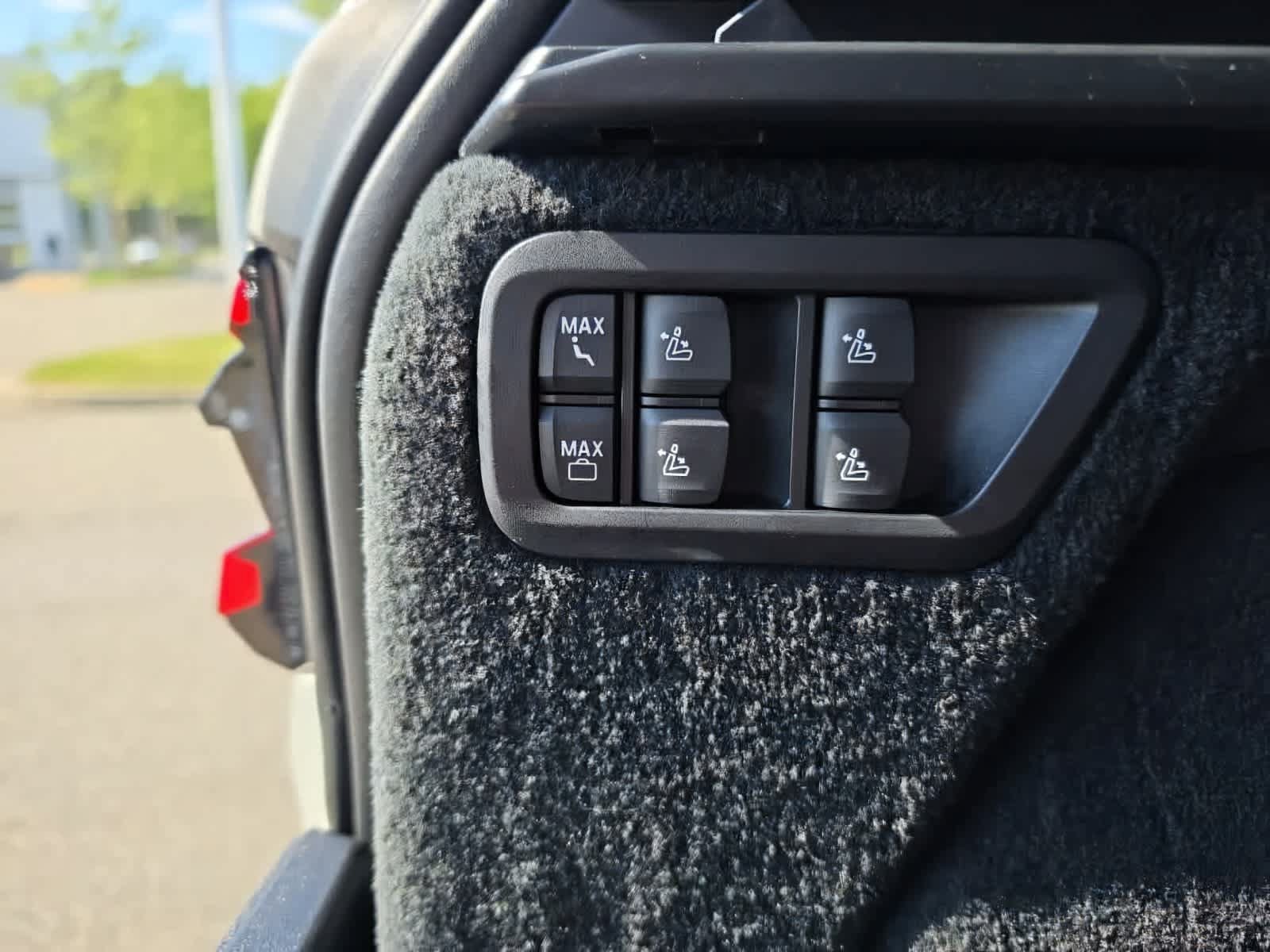 Used 2023 BMW X7 xDrive40i w/ Premium Package AWD/4WD image 10