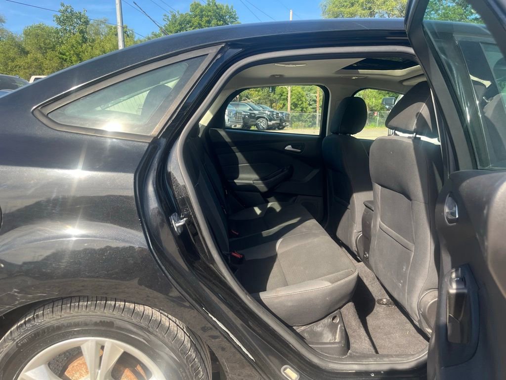 Used 2014 Ford Focus SE FWD image 29