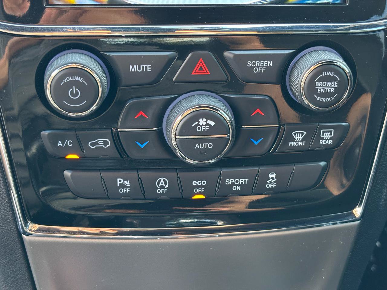 Used 2021 Jeep Grand Cherokee Altitude AWD/4WD image 30
