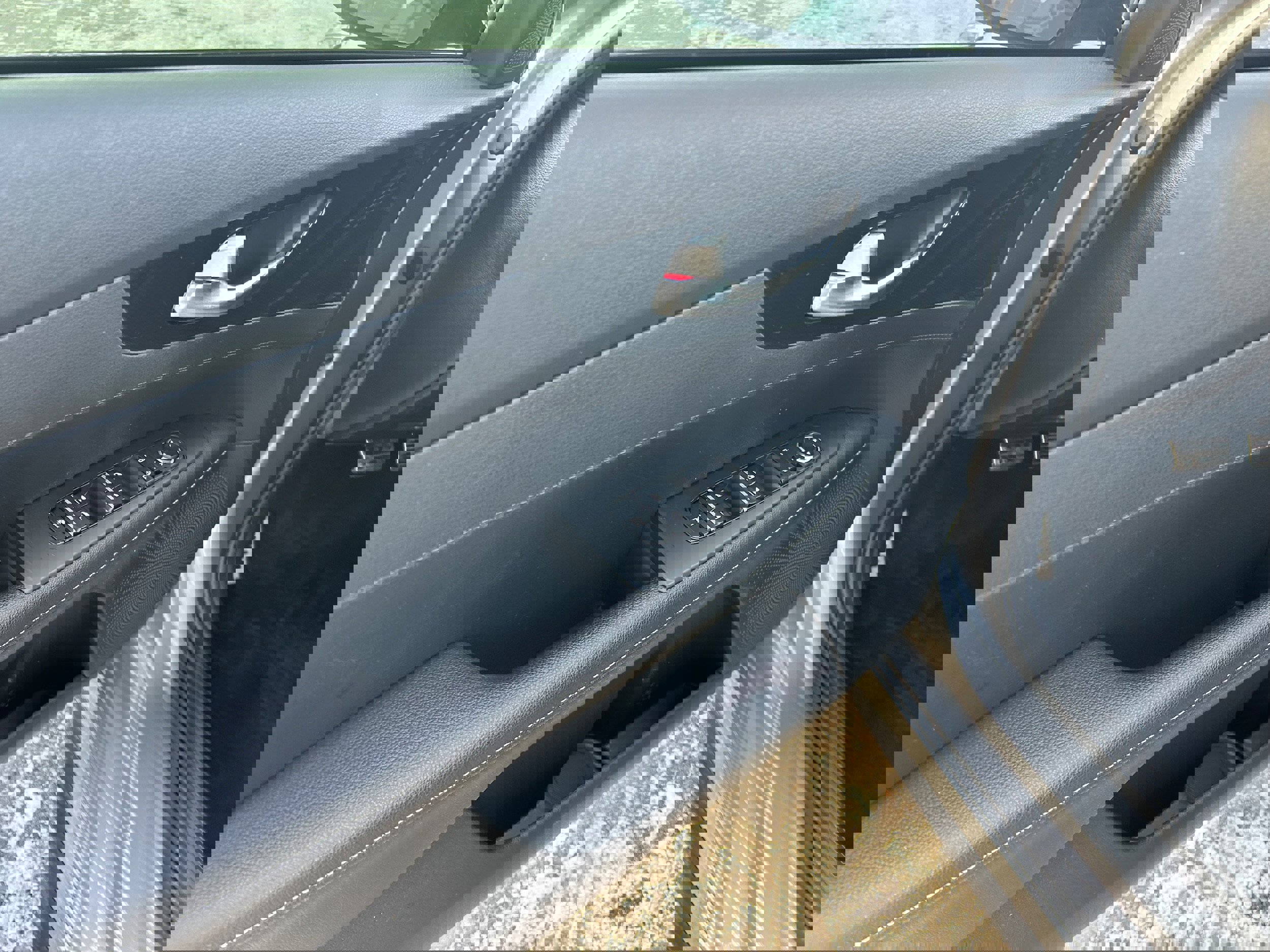 Used 2022 Kia Forte GT-Line w/ GT-Line Premium Package image 7