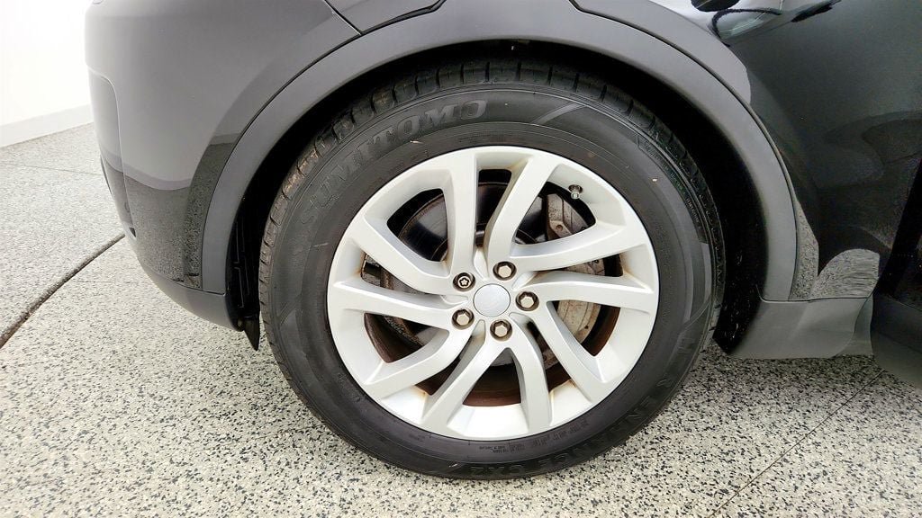 Used 2018 Land Rover Discovery HSE AWD/4WD image 9