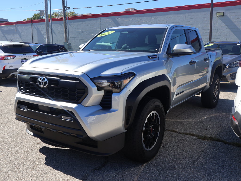 Used 2025 Toyota Tacoma TRD Off-Road AWD/4WD image 16