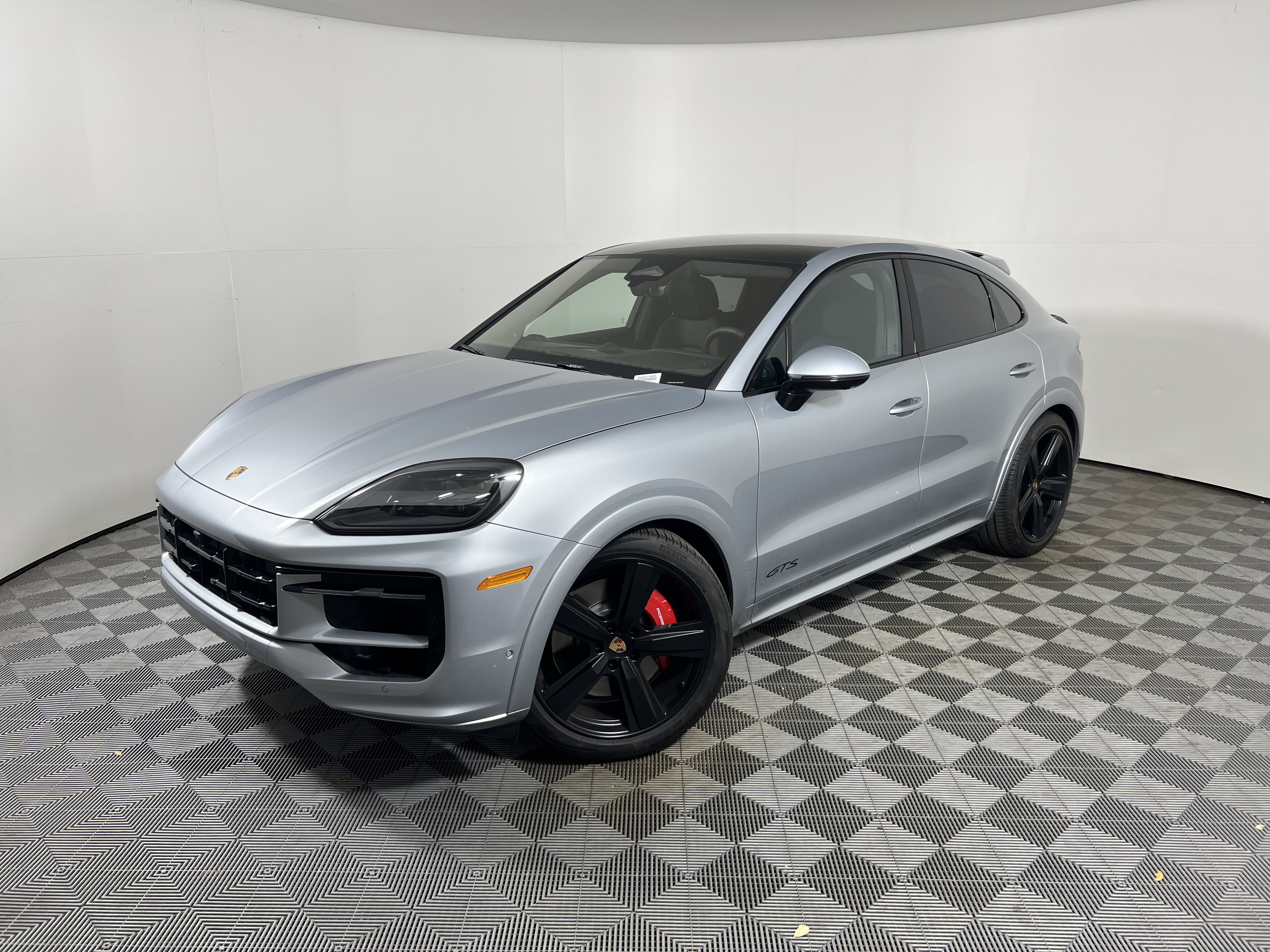 Certified 2026 Porsche Cayenne GTS AWD/4WD image 1