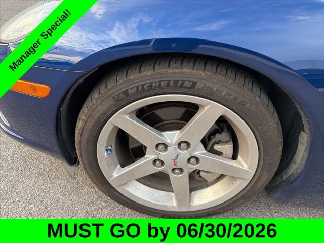 Used 2005 Chevrolet Corvette Coupe w/ Preferred Equipment Group RWD image 11