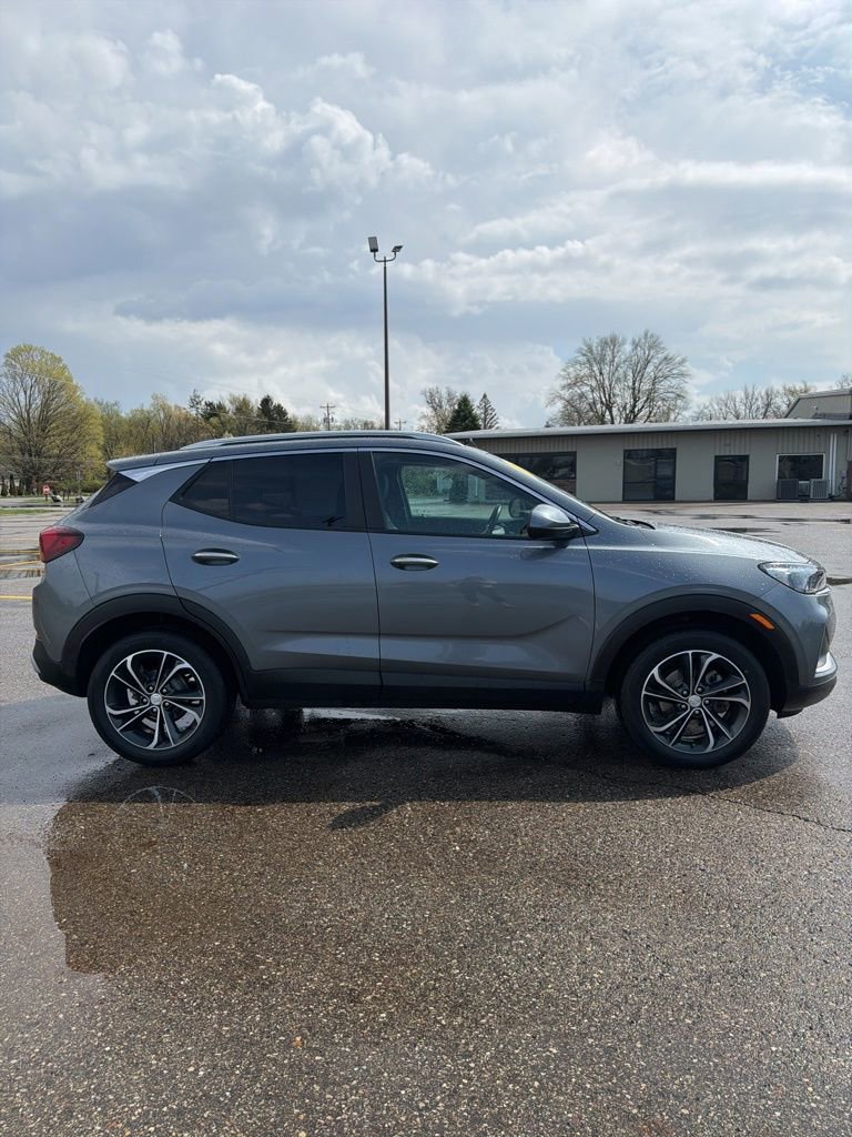 Used 2021 Buick Encore GX Select image 4