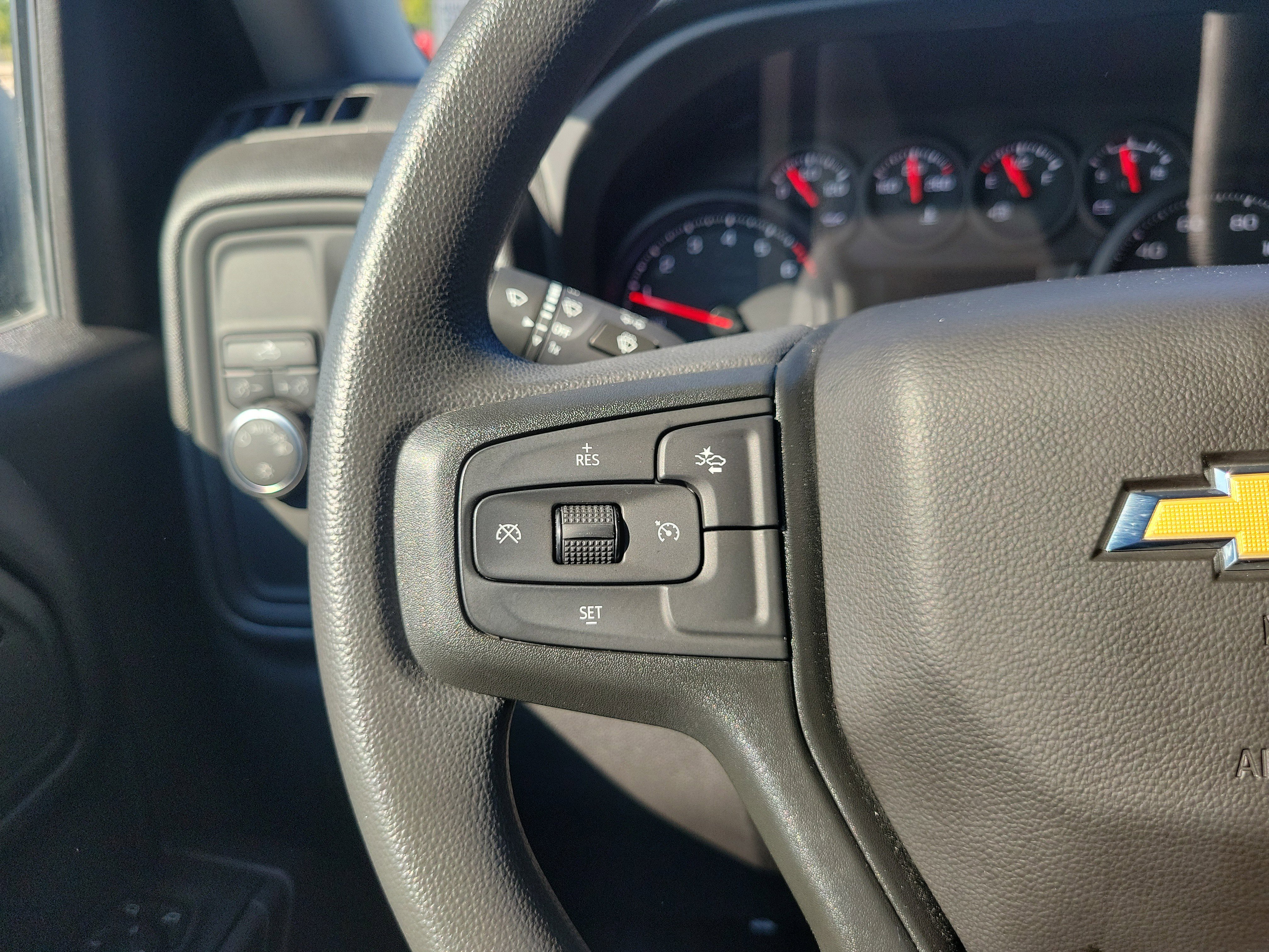 Used 2026 Chevrolet Silverado 1500 Custom w/ Turbomax Blackout Package RWD image 18