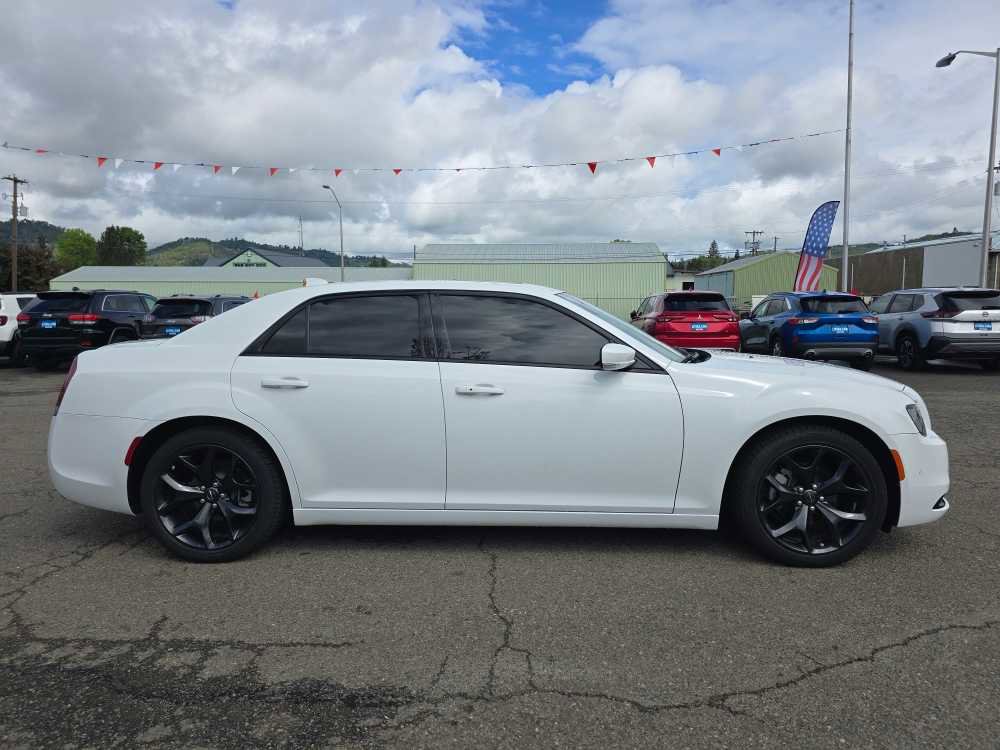 Used 2023 Chrysler 300 S w/ Comfort Group image 6