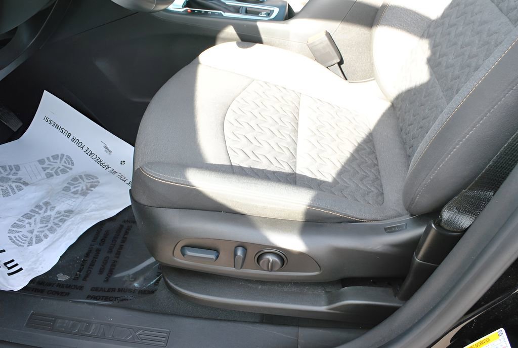 Used 2022 Chevrolet Equinox LT AWD/4WD image 19