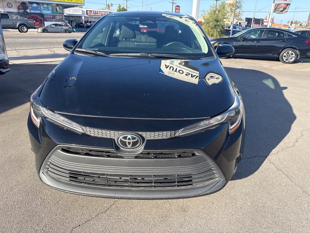 Used 2024 Toyota Corolla LE FWD image 3
