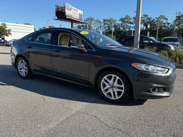 Used 2015 Ford Fusion SE w/ Equipment Group 202A image 12