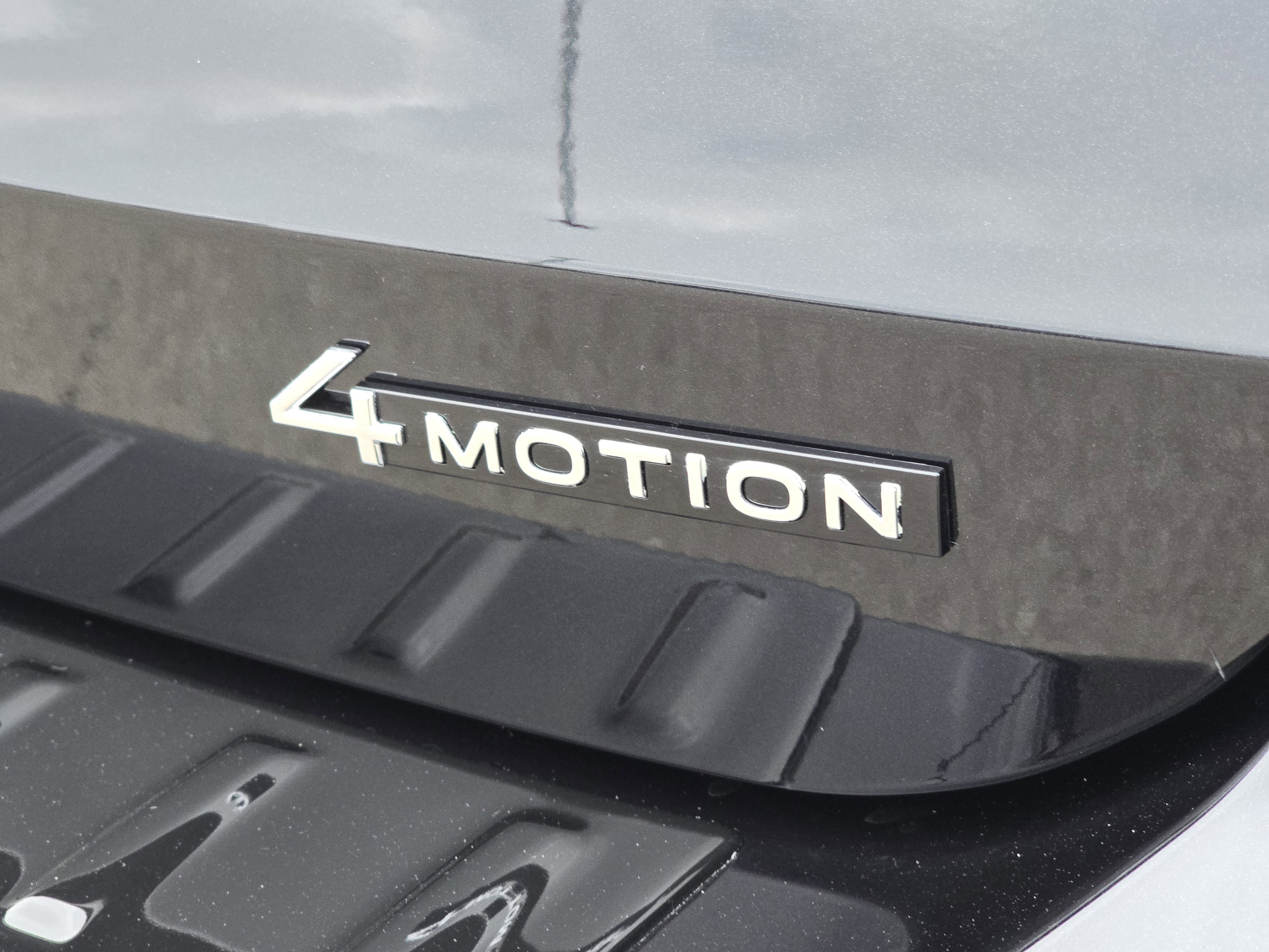 New 2026 Volkswagen Taos SE image 10