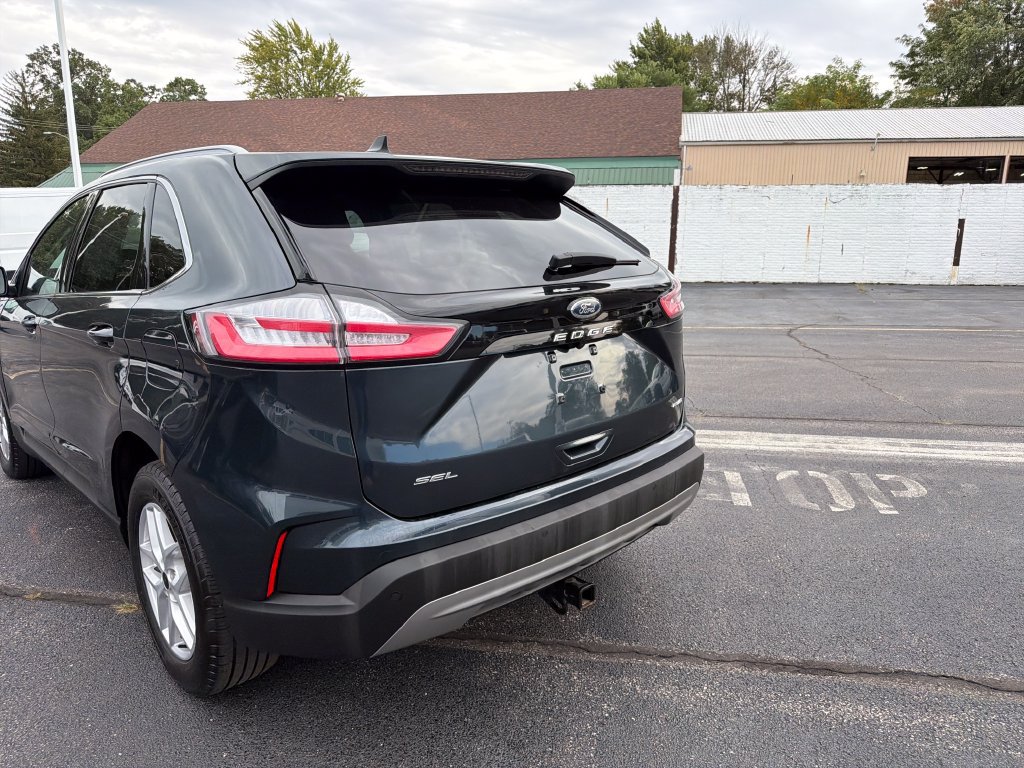 Used 2024 Ford Edge SEL w/ Convenience Package AWD/4WD image 3