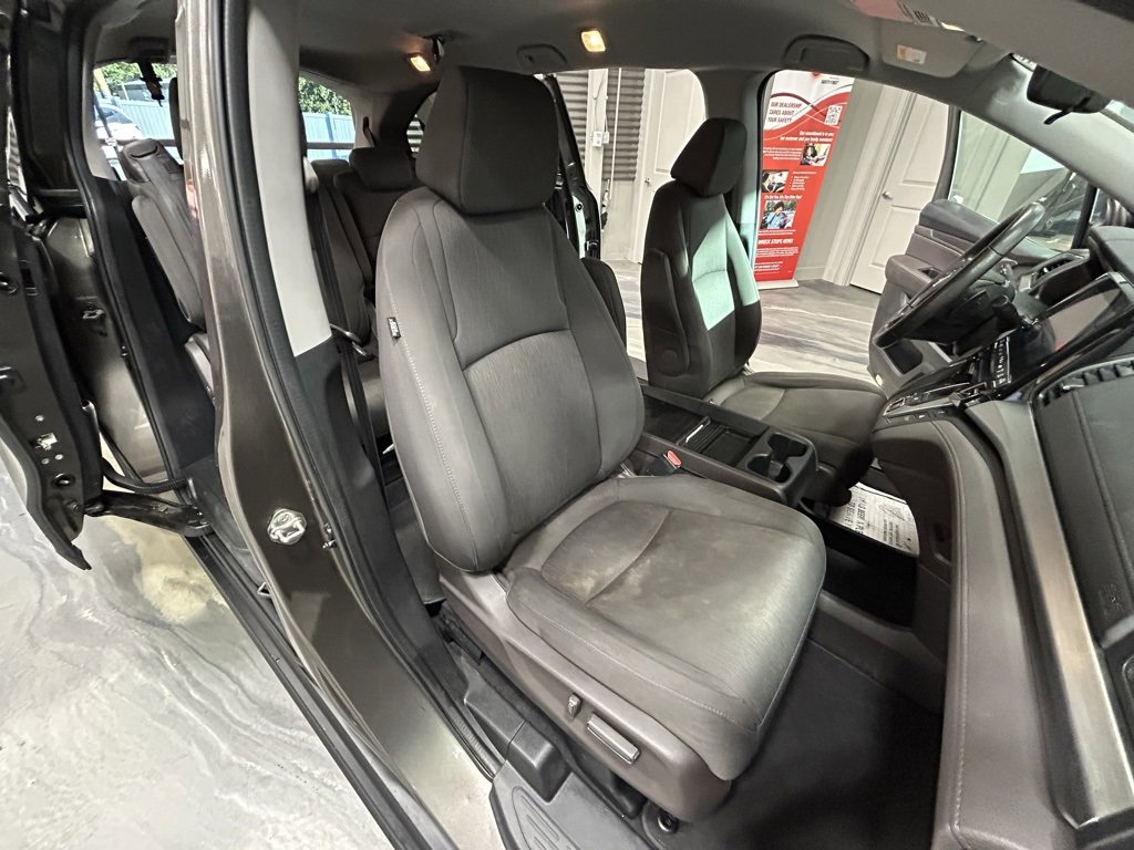 Used 2019 Honda Odyssey EX image 5