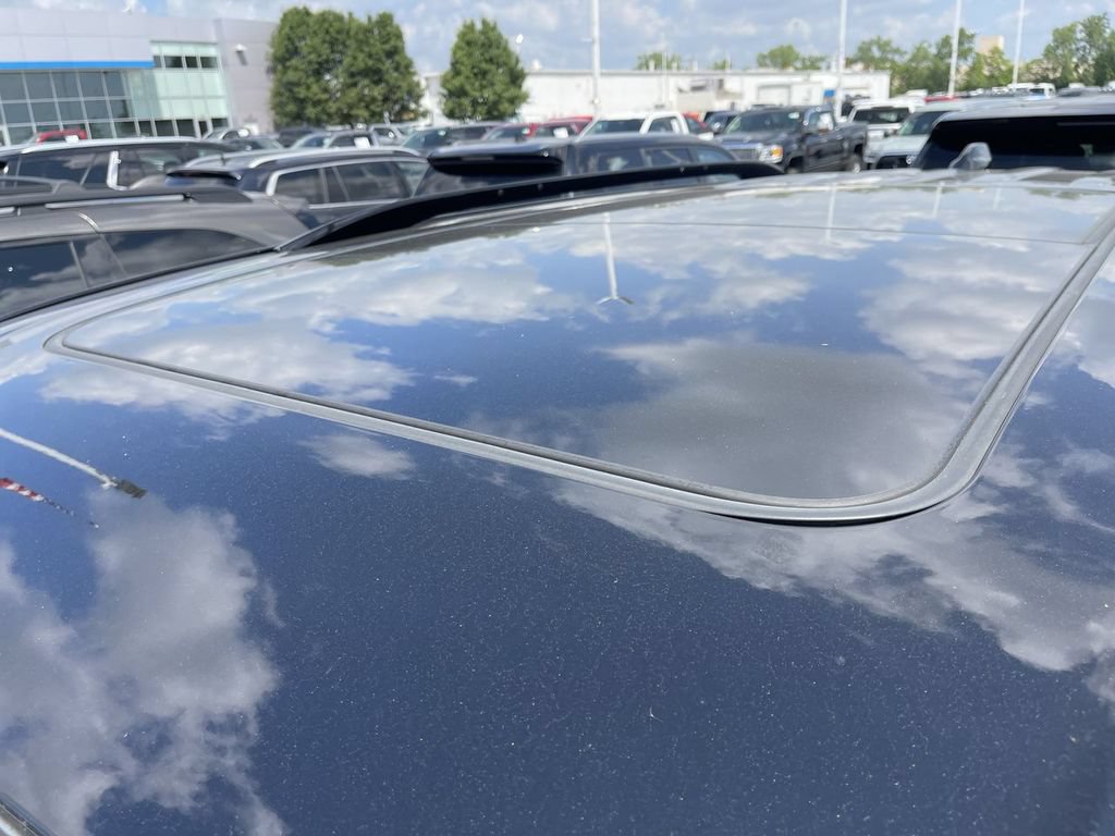 Used 2024 Chevrolet Traverse RS FWD image 3