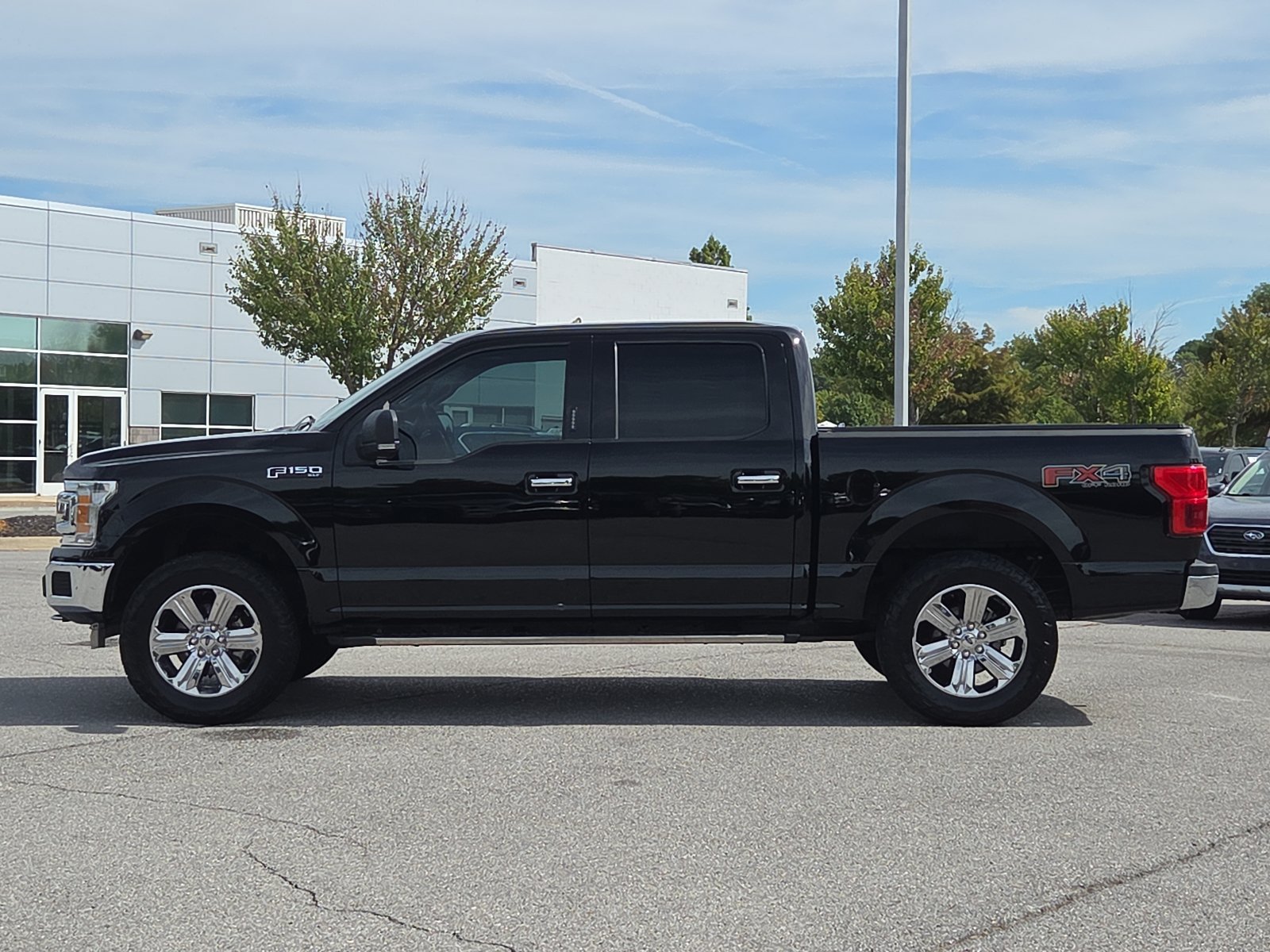 Used 2018 Ford F150 XLT w/ Equipment Group 302A Luxury AWD/4WD image 3
