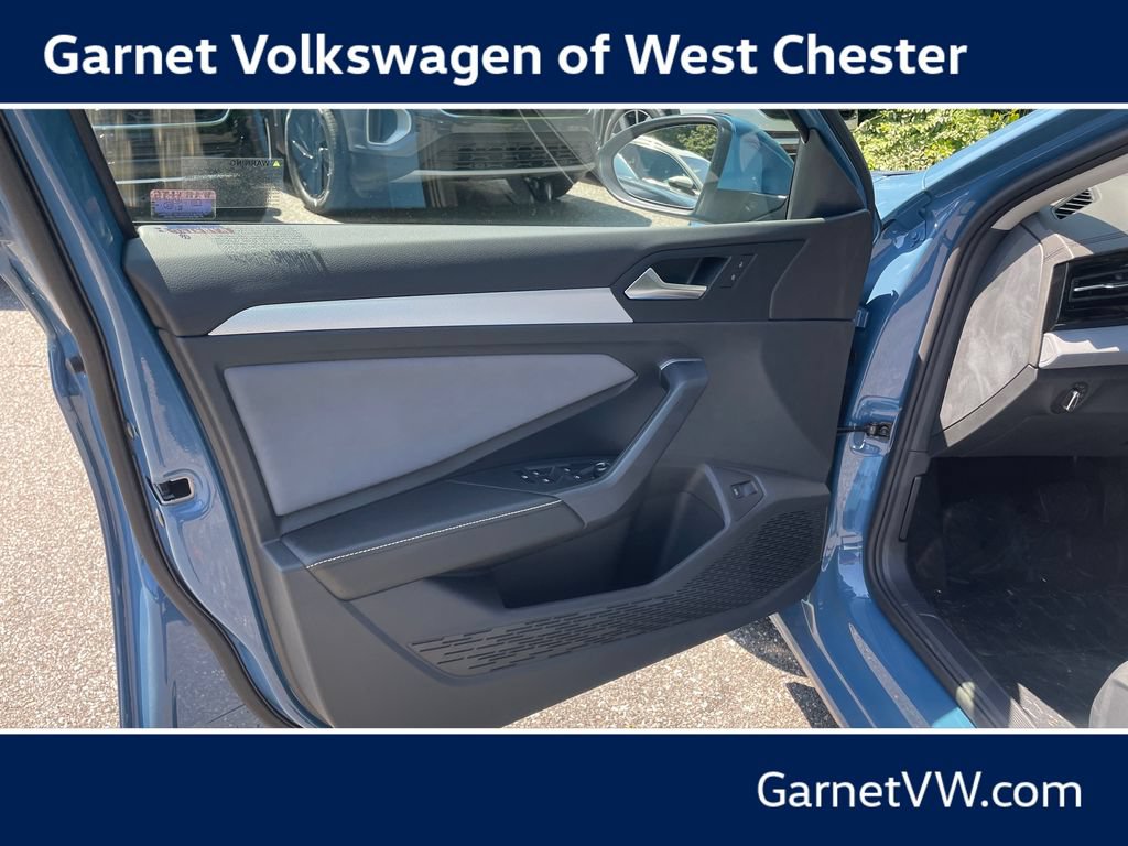 New 2026 Volkswagen Jetta SE FWD image 10